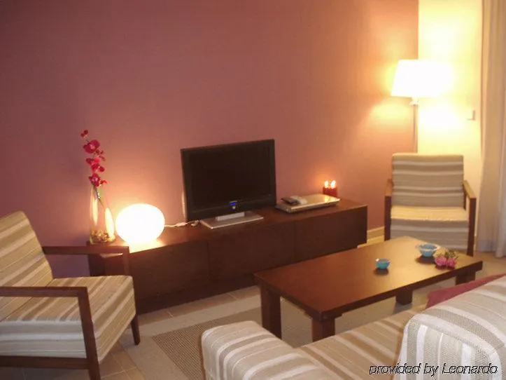 *** Hotel apartamentowy White Sands Beach Club Arenal d'en Castell Hiszpania